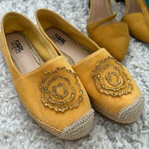 Cute cute yellow/mustard color 7.5 size runs small never worn